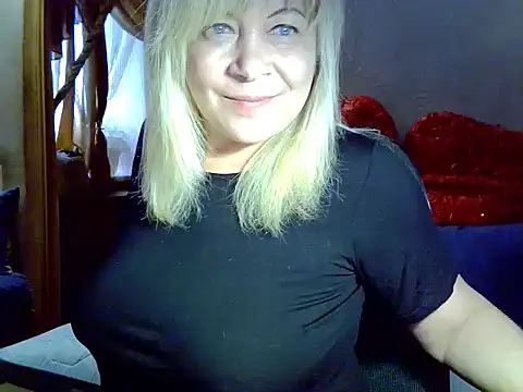Snapshot of AgoniA7 chatting on April 25, 3:42 pm AgoniA7 online show from April 25, 3:42 pm