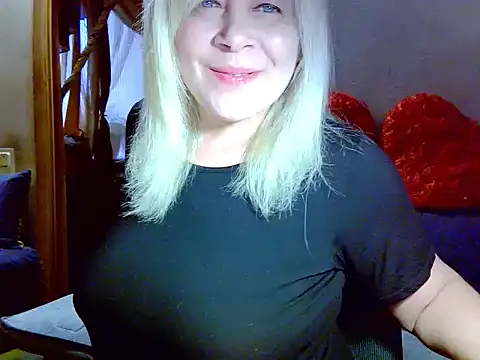 Snapshot of AgoniA7 chatting on April 26, 3:32 pm AgoniA7 online show from April 26, 3:32 pm