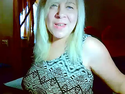 Snapshot of AgoniA7 chatting on May 16, 6:54 am AgoniA7 online show from May 16, 6:54 am
