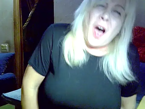 Snapshot of AgoniA7 chatting on May 28, 6:49 pm AgoniA7 online show from May 28, 6:49 pm