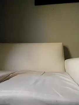 E f online show from November 3, 12:28 pm