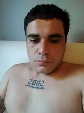 E f online show from February 24, 11:41 am