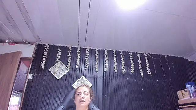 Snapshot of lalanaughty chatting on February 14, 12:02 pm lalanaughty online show from February 14, 12:02 pm