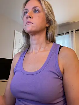 Snapshot of Kay_Cakes chatting on November 10, 4:28 pm Kay Cakes online show from November 10, 4:28 pm