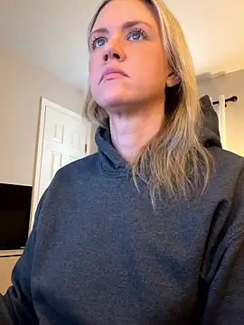 Snapshot of Kay_Cakes chatting on March 3, 2:23 pm Kay Cakes online show from March 3, 2:23 pm