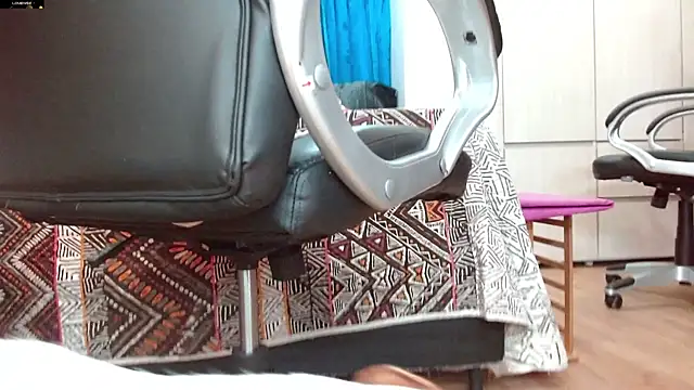 khloeHermaprodit3 online show from February 22, 7:01 pm