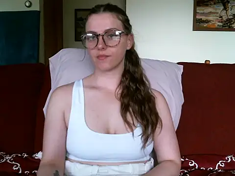 Snapshot of katie_kitten38 chatting on June 2, 1:13 pm katie kitten38 online show from June 2, 1:13 pm