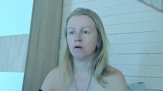 I AM MILF online show from July 29, 6:44 am