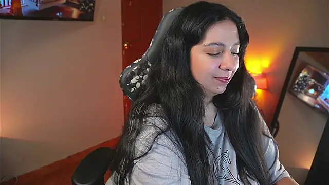 coraline latin online show from November 24, 5:45 pm