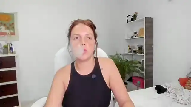 thered QueenX online show from February 13, 12:35 am