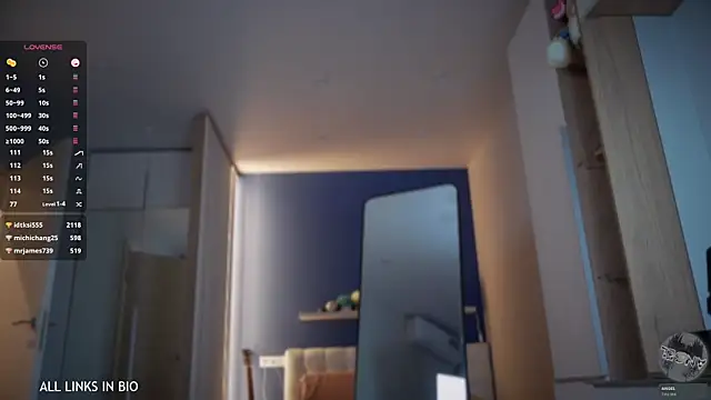 LAUREL HAZEL online show from February 2, 1:45 am