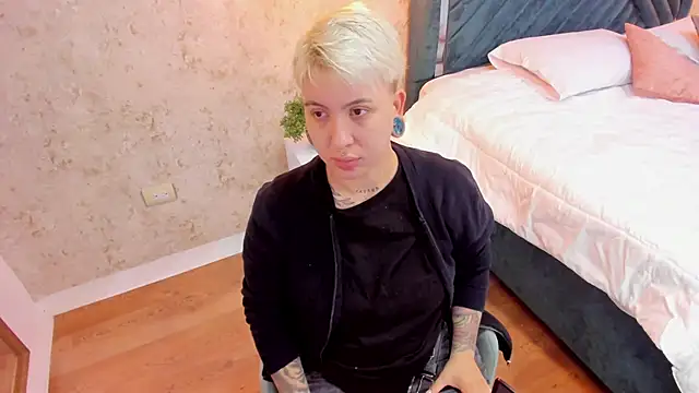 Snapshot of amy_ink chatting on January 14, 12:14 pm amy ink online show from January 14, 12:14 pm