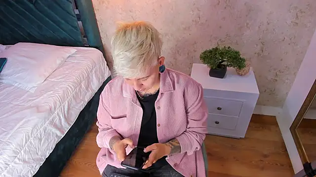 Snapshot of amy_ink chatting on February 17, 11:34 am amy ink online show from February 17, 11:34 am