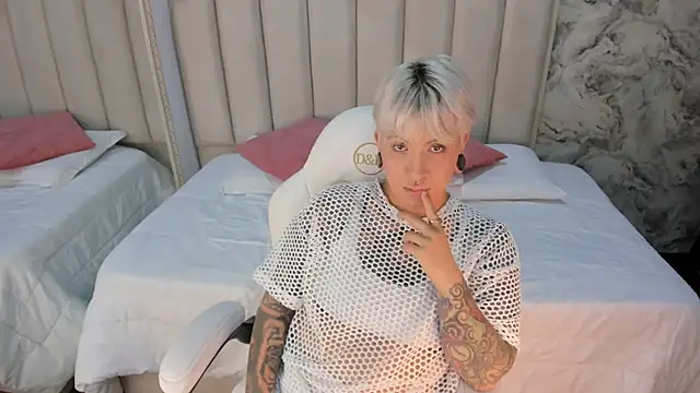 Snapshot of amy_ink chatting on October 4, 11:19 am amy ink online show from October 4, 11:19 am