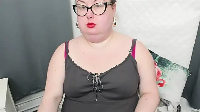 dirtyBonnie online show from January 5, 1:15 pm