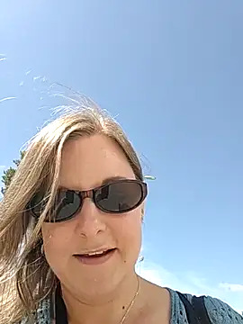 SwedishJennifer online show from May 28, 12:02 pm