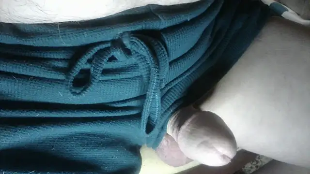 Snapshot of russtee chatting on February 28, 12:44 am russtee online show from February 28, 12:44 am