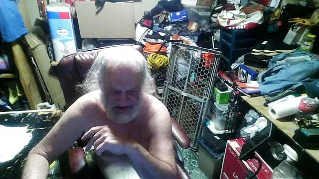 Snapshot of russtee chatting on May 22, 8:25 pm russtee online show from May 22, 8:25 pm