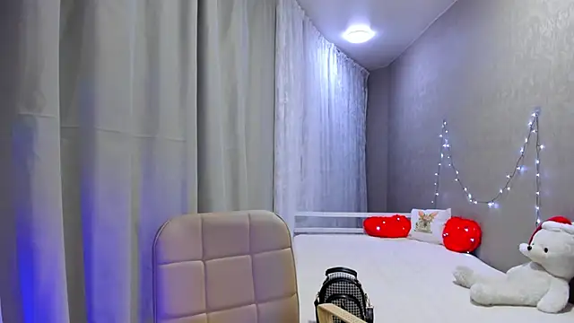 Snapshot of Malika_Lisan chatting on December 22, 12:50 am Malika Lisan online show from December 22, 12:50 am