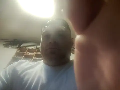 Snapshot of lilpervt chatting on December 19, 2:35 pm lilpervt online show from December 19, 2:35 pm