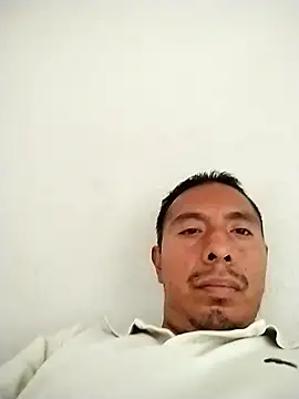 Snapshot of desnudo_Sexoxo chatting on February 26, 11:04 pm desnudo Sexoxo online show from February 26, 11:04 pm