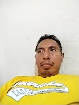 Snapshot of desnudo_Sexoxo chatting on March 7, 2:25 am desnudo Sexoxo online show from March 7, 2:25 am