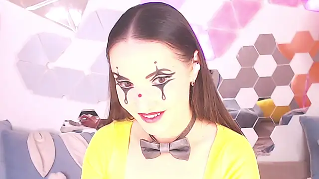 LexiKiss online show from February 20, 9:00 am