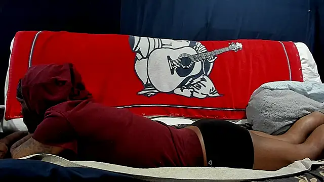 Snapshot of iBreakHeartz chatting on December 9, 4:05 pm iBreakHeartz online show from December 9, 4:05 pm