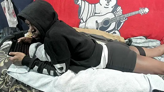 Snapshot of iBreakHeartz chatting on December 26, 2:27 pm iBreakHeartz online show from December 26, 2:27 pm