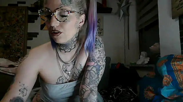 RoxxyInk online show from May 25, 1:11 am