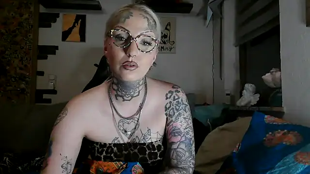 RoxxyInk online show from May 26, 12:06 am