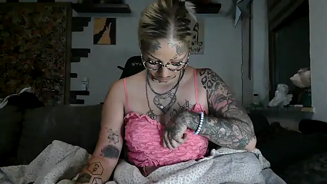 RoxxyInk online show from July 20, 2:59 am