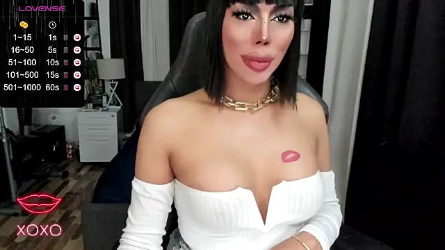 Forever MissCandace online show from January 16, 9:05 am