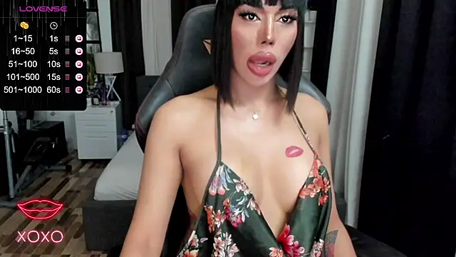 Forever MissCandace online show from February 4, 6:17 pm