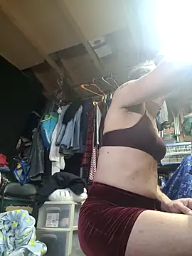Snapshot of sissyvee chatting on May 30, 8:00 am sissyvee online show from May 30, 8:00 am