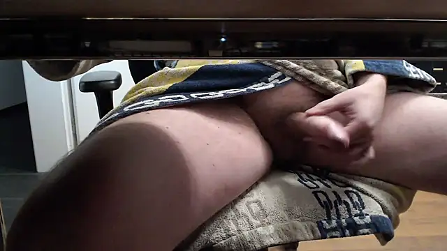 Snapshot of lover-76 chatting on February 21, 10:15 pm lover-76 online show from February 21, 10:15 pm