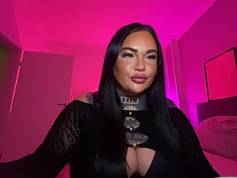 Snapshot of _MelinaCurves_ chatting on January 10, 10:25 pm  MelinaCurves  online show from January 10, 10:25 pm