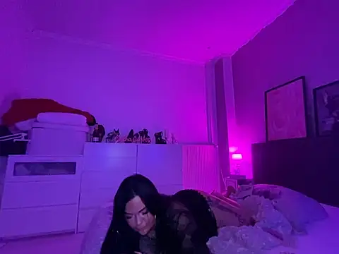 Snapshot of _MelinaCurves_ chatting on January 25, 4:13 am  MelinaCurves  online show from January 25, 4:13 am