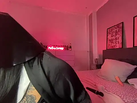 Snapshot of _MelinaCurves_ chatting on February 6, 9:38 pm  MelinaCurves  online show from February 6, 9:38 pm