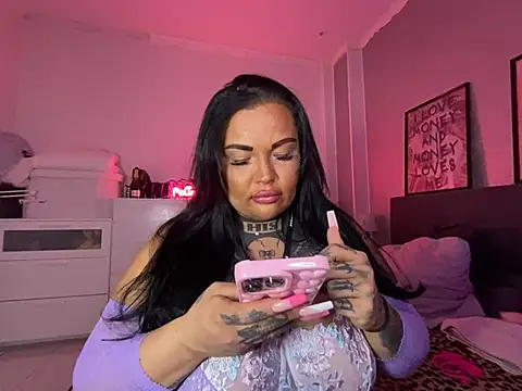 Snapshot of _MelinaCurves_ chatting on February 8, 9:36 pm  MelinaCurves  online show from February 8, 9:36 pm