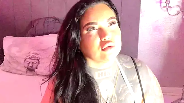 Snapshot of _MelinaCurves_ chatting on February 21, 9:22 pm  MelinaCurves  online show from February 21, 9:22 pm