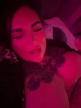 Snapshot of _MelinaCurves_ chatting on March 10, 1:12 am  MelinaCurves  online show from March 10, 1:12 am