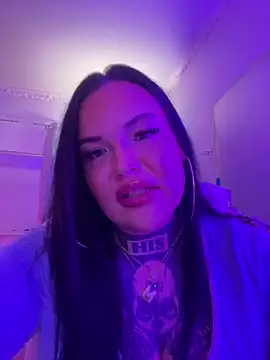 Snapshot of _MelinaCurves_ chatting on October 4, 9:24 pm  MelinaCurves  online show from October 4, 9:24 pm