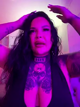 Snapshot of _MelinaCurves_ chatting on October 8, 9:45 pm  MelinaCurves  online show from October 8, 9:45 pm