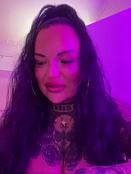 Snapshot of _MelinaCurves_ chatting on October 10, 9:14 pm  MelinaCurves  online show from October 10, 9:14 pm
