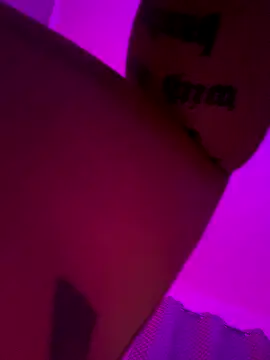 Snapshot of _MelinaCurves_ chatting on October 19, 8:42 pm  MelinaCurves  online show from October 19, 8:42 pm
