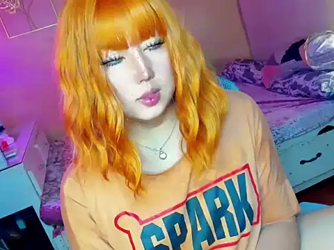 HOTnWILDalice online show from November 20, 2:45 am