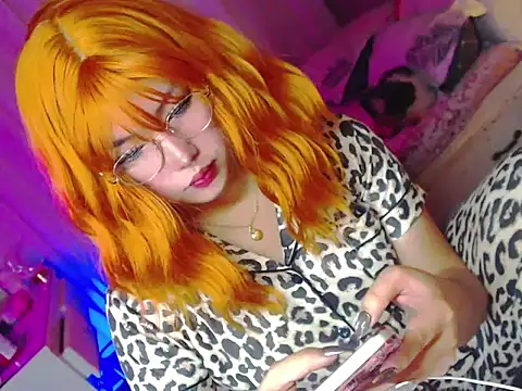 Snapshot of HOTnWILDalice chatting on May 22, 1:24 am HOTnWILDalice online show from May 22, 1:24 am