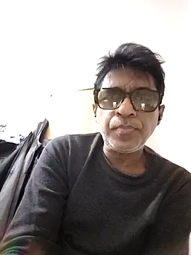 Snapshot of iamkahn_44 chatting on December 18, 7:09 pm iamkahn 44 online show from December 18, 7:09 pm