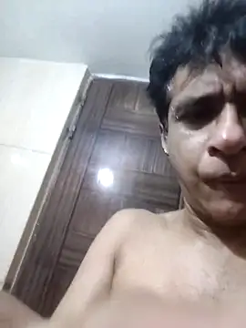 Snapshot of iamkahn_44 chatting on February 14, 1:30 pm iamkahn 44 online show from February 14, 1:30 pm